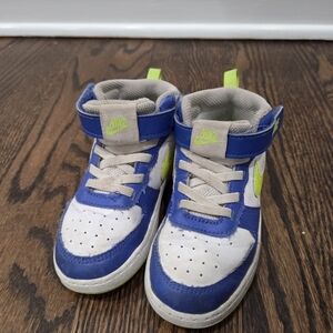 Nike Kids Blue and Neon Green Sneakers 9C
